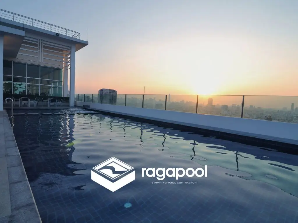 stuktur kolam renang rooftop